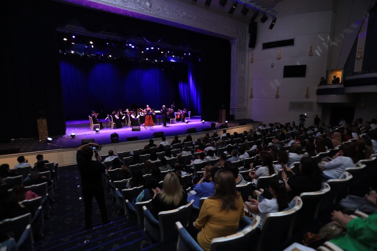 Fidan Hacıyevanın Beynəlxalq Opera Festivalı çərçivəsində Gəncə Dövlət Filarmoniyasında konsert olub (FOTO)