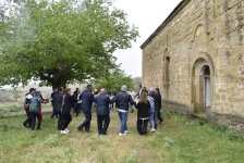 Представители религиозных конфессий посетили албанские храмы в Суговушане и Талыше (ФОТО)