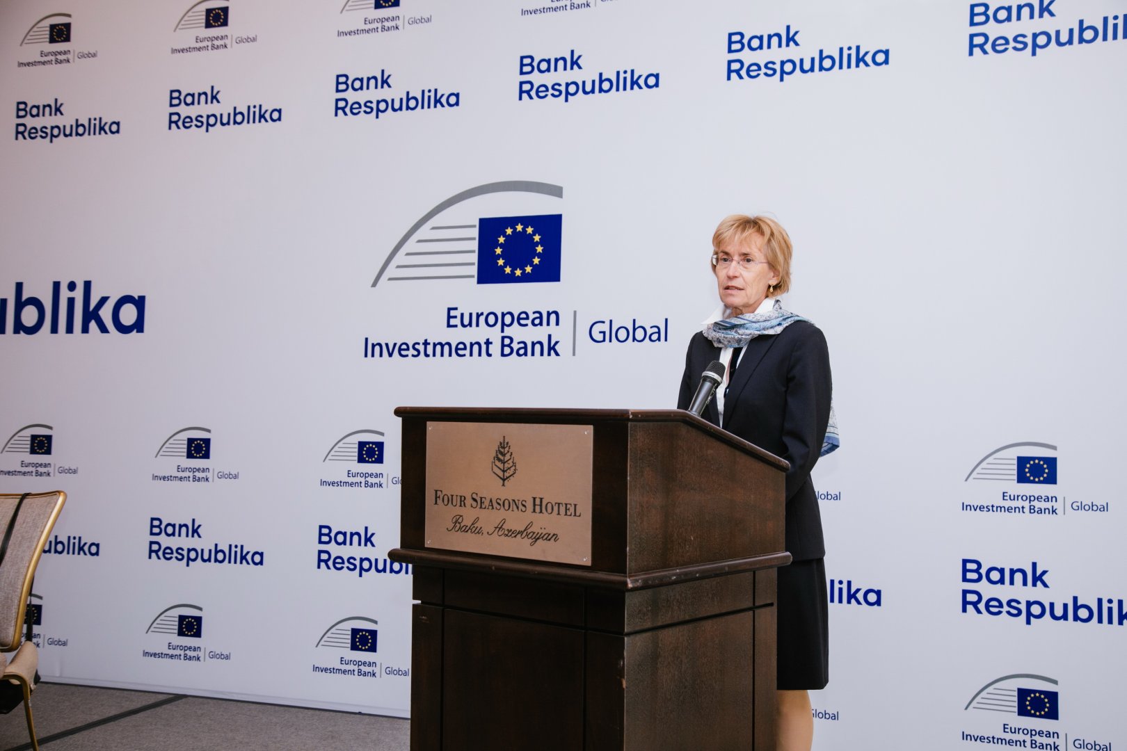 EIB Global and Bank Respublika signed a €10 million loan agreement to boost financial access for small businesses