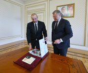 Президент Ильхам Алиев принял губернатора Астраханской области Российской Федерации (ФОТО)