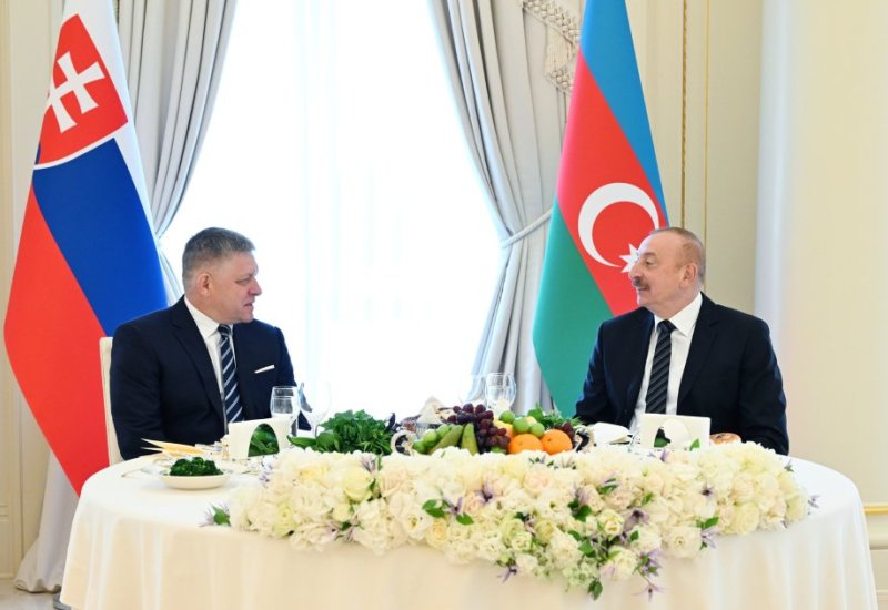 От имени Президента Ильхама Алиева дан официальный обед в честь премьер-министра Словакии (ВИДЕО)