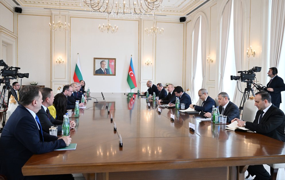 Состоялась встреча Президента Ильхама Алиева с Президентом Болгарии Руменом Радевым в расширенном составе (ФОТО)