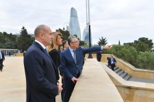 Президент Болгарии Румен Радев посетил Аллею шехидов в Баку (ФОТО)