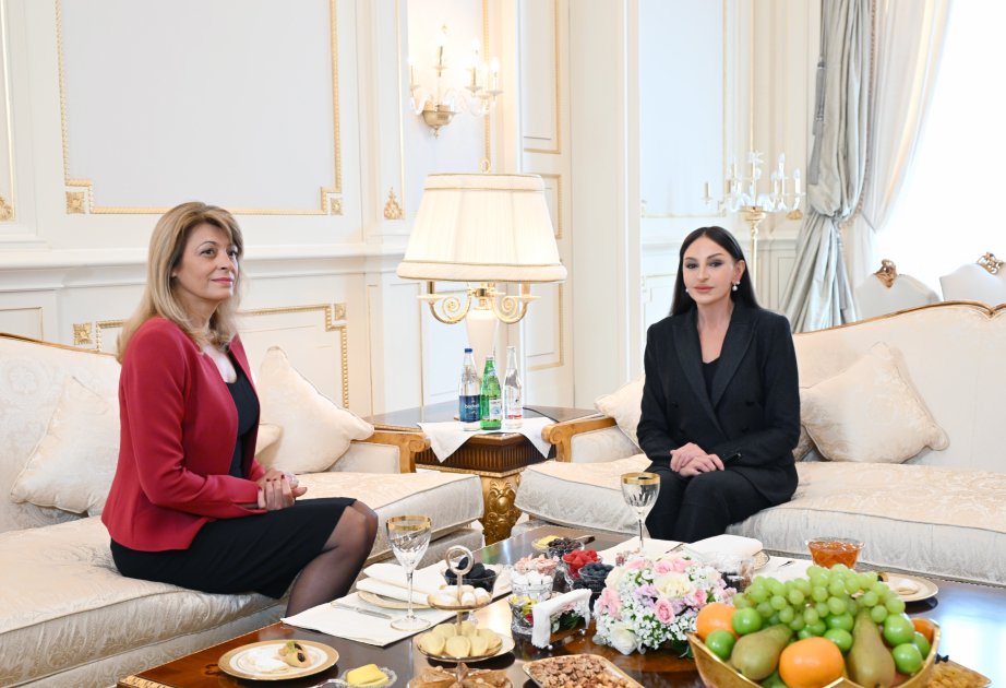 First Lady Mehriban Aliyeva meets with Bulgaria's First Lady (VIDEO)