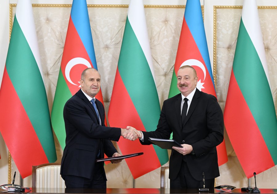Azerbaijan, Bulgaria sign documents (PHOTO/VIDEO)