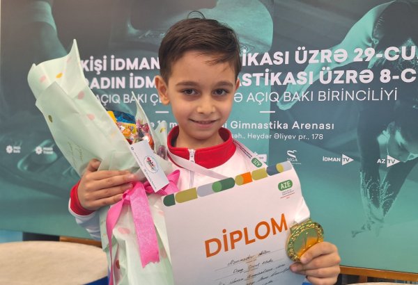 Самым запоминающимся моментом соревнований стало вручение наград – юный азербайджанский гимнаст