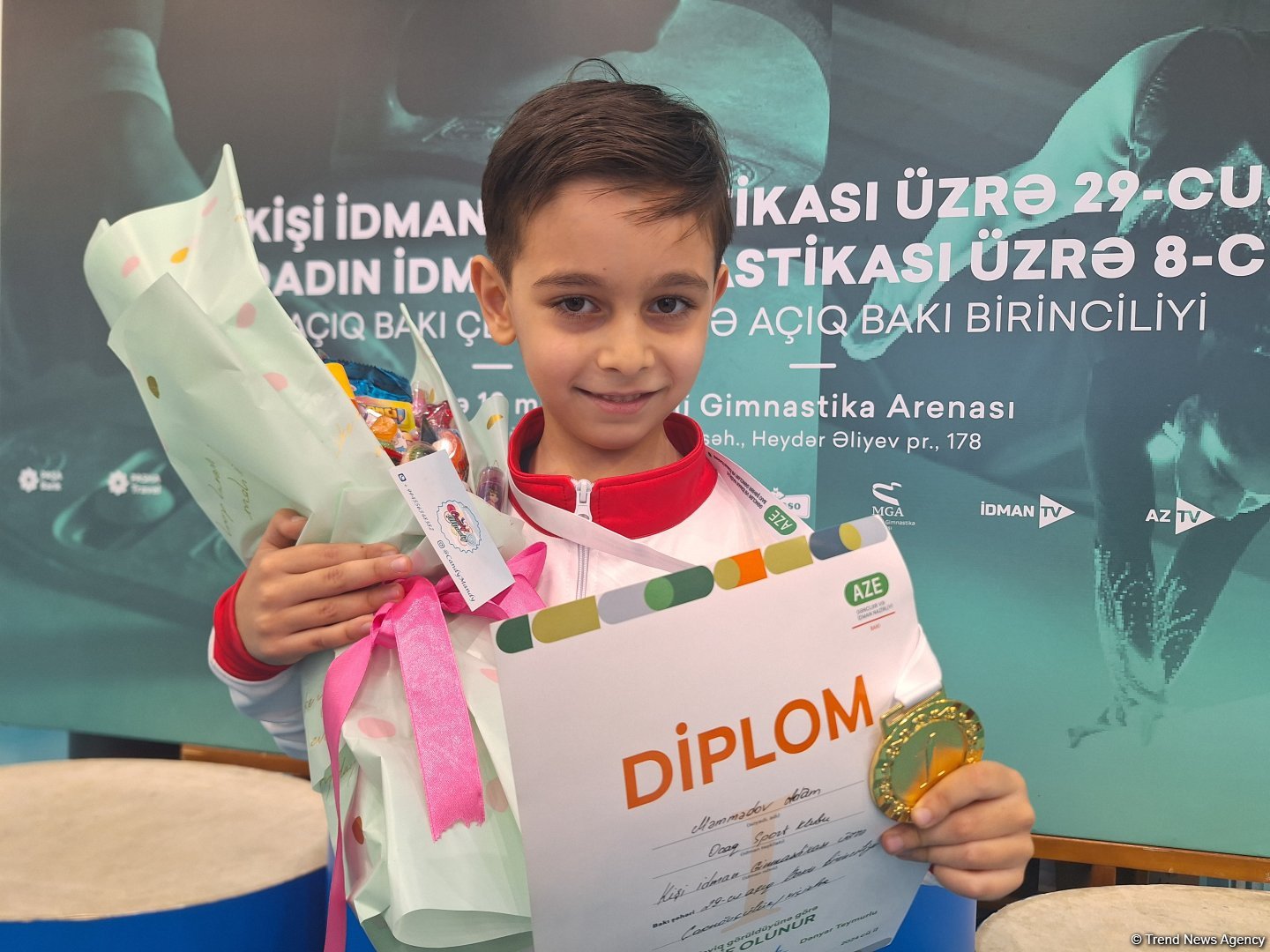 Самым запоминающимся моментом соревнований стало вручение наград – юный азербайджанский гимнаст