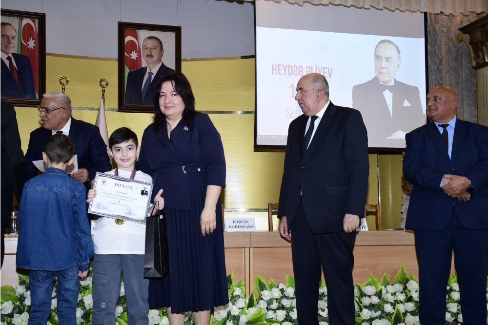 Xətai rayonunda Ulu Öndər Heydər Əliyevin 101-ci ildönümünə həsr olunan tədbir keçirilib (FOTO)