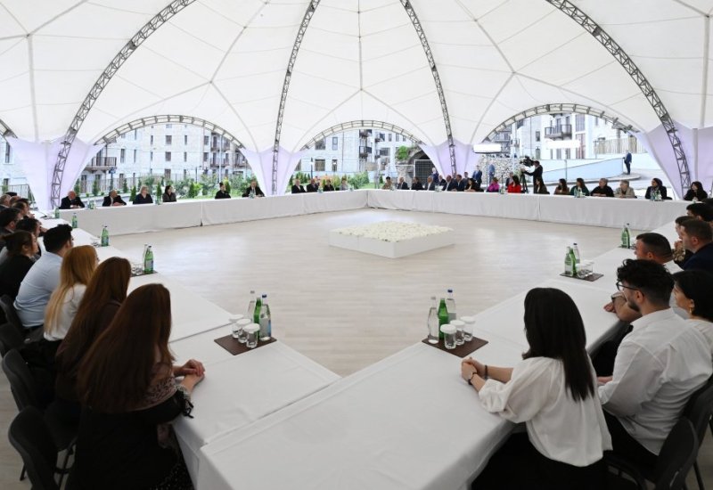 President Ilham Aliyev, First Lady Mehriban Aliyeva attend opening of first residential complex, meet with residents in Shusha (VIDEO BROADCAST)