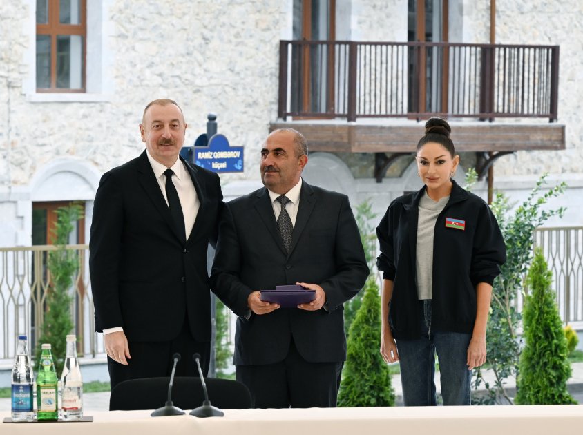 President Ilham Aliyev, First Lady Mehriban Aliyeva attend opening of first residential complex, meet with residents in Shusha (PHOTO/VIDEO)