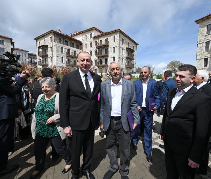 President Ilham Aliyev, First Lady Mehriban Aliyeva attend opening of first residential complex, meet with residents in Shusha (PHOTO/VIDEO)