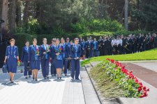 AZAL Staff Pays Tribute to the Memory of the Great Leader Heydar Aliyev (PHOTO)