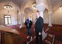 Президент Ильхам Алиев и Первая леди Мехрибан Алиева приняли участие в открытии после реставрации мечети Мамайы в Шуше (ВИДЕО/ФОТО)