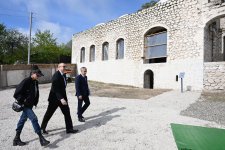 Президент Ильхам Алиев и Первая леди Мехрибан Алиева ознакомились с реставрационными работами, проводимыми в мечети Чёль Гала в Шуше (ВИДЕО/ФОТО)
