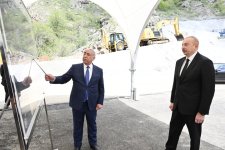 President Ilham Aliyev views construction progress of Khankendi-Shusha-Lachin highway (PHOTO)