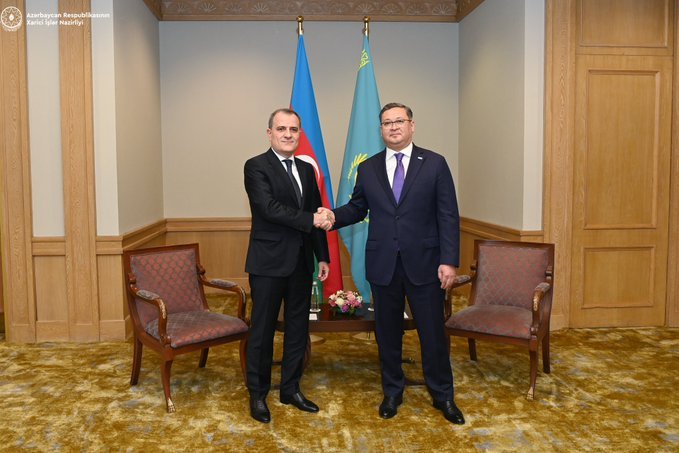 FMs of Azerbaijan and Kazakhstan meet (PHOTO)