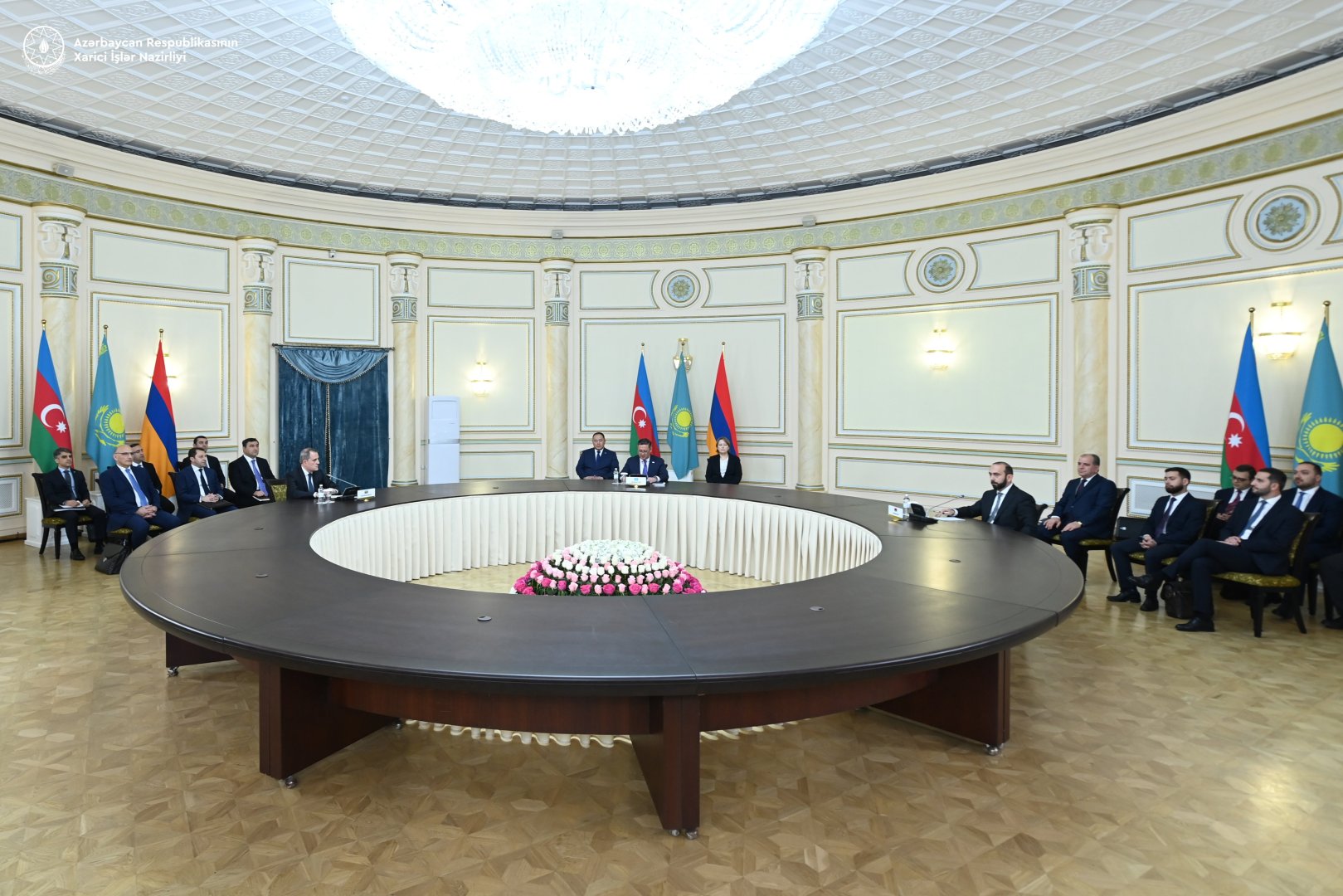 В Алматы проходит встреча глав МИД Азербайджана, Армении и Казахстана (ФОТО)