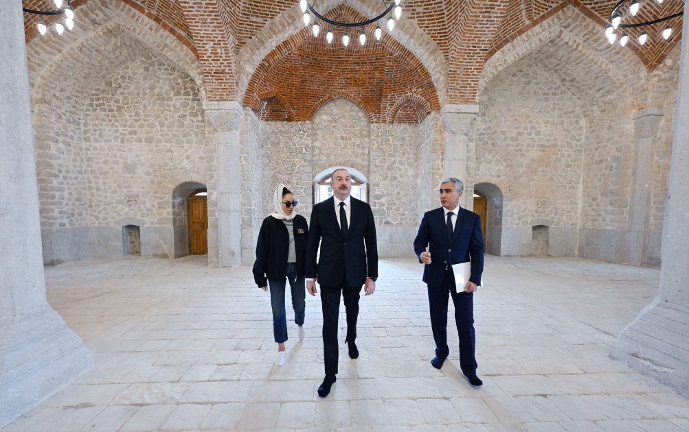 President Ilham Aliyev, First Lady Mehriban Aliyeva review ongoing restoration work at Ashaghi Govhar Agha Mosque in Shusha (PHOTO/VIDEO)