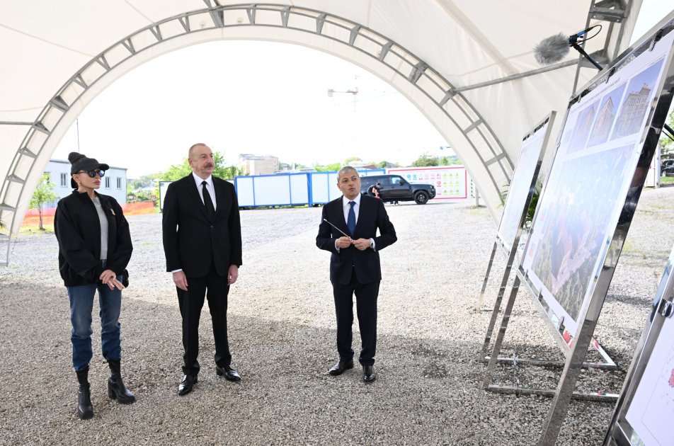 Президент Ильхам Алиев и Первая леди Мехрибан Алиева приняли участие в церемонии закладки фундамента третьего жилого комплекса в Шуше (ФОТО)