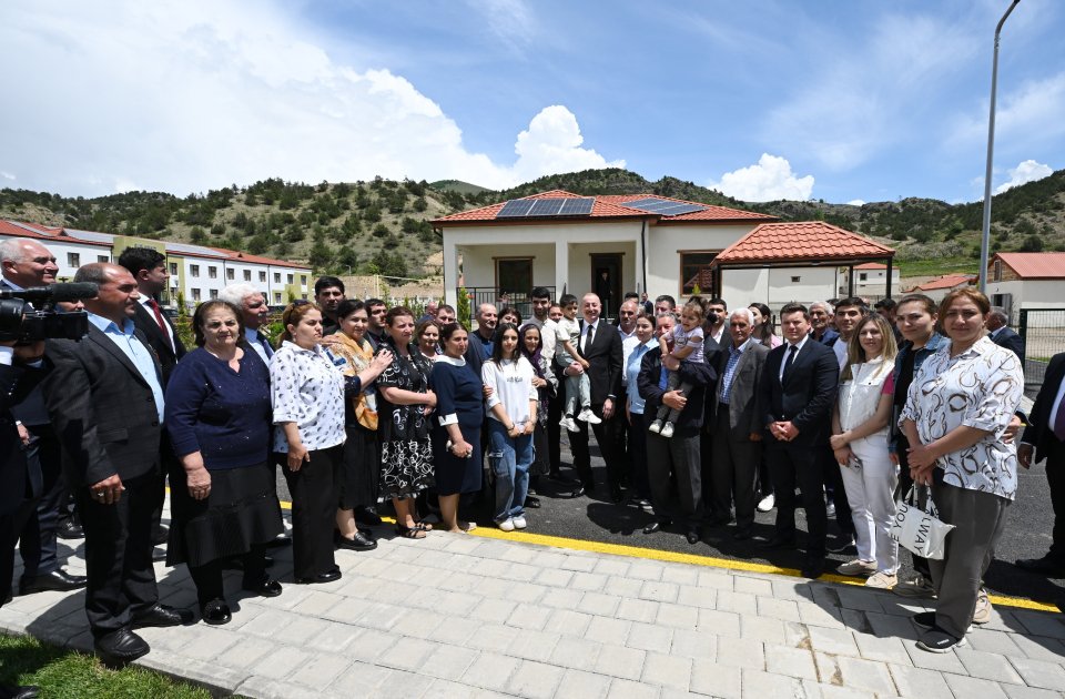 President Ilham Aliyev meets with Sus village natives (PHOTO/VIDEO)