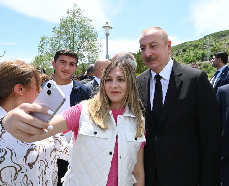 President Ilham Aliyev meets with Sus village natives (PHOTO/VIDEO)