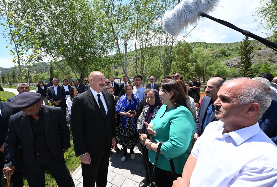 Prezident İlham Əliyev Laçın rayonunun Sus kəndinə köçmüş sakinlərlə görüşüb (FOTO/VİDEO) (YENİLƏNİB)