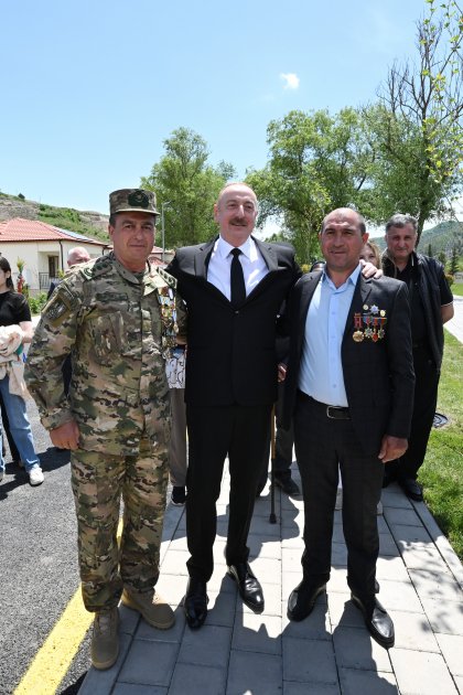 President Ilham Aliyev meets with Sus village natives (PHOTO/VIDEO)