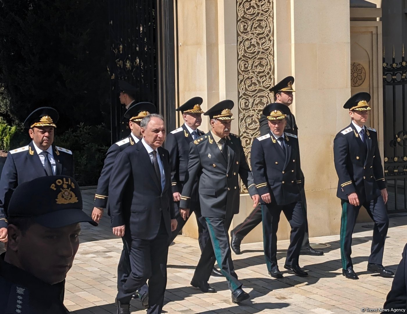 Dövlət rəsmiləri Ulu Öndər Heydər Əliyevin xatirəsini ehtiramla yad edib (FOTO)