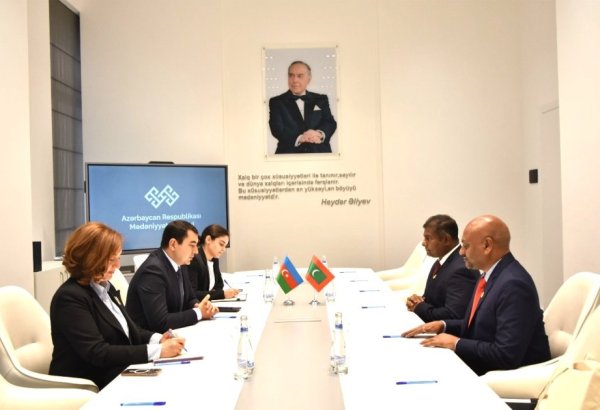 Министр культуры Азербайджана встретился со своим мальдивским коллегой (ФОТО)