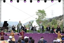 “Xarıbülbül” festivalı “Sələflər və xələflər”lə Laçında (FOTO)