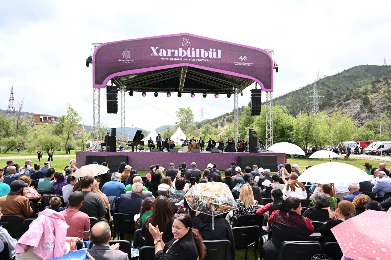 “Xarıbülbül” festivalı “Sələflər və xələflər”lə Laçında (FOTO)