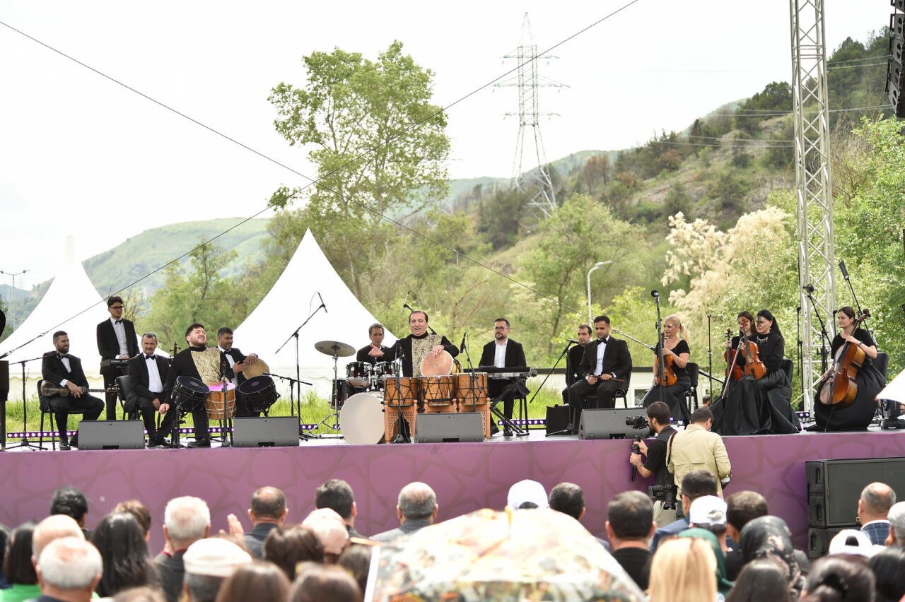 “Xarıbülbül” festivalı “Sələflər və xələflər”lə Laçında (FOTO)