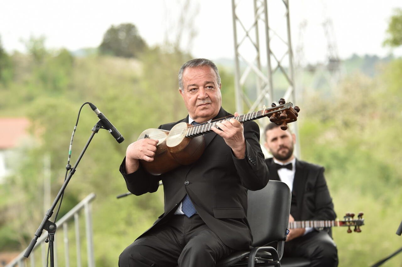 “Xarıbülbül” festivalı “Sələflər və xələflər”lə Laçında (FOTO)