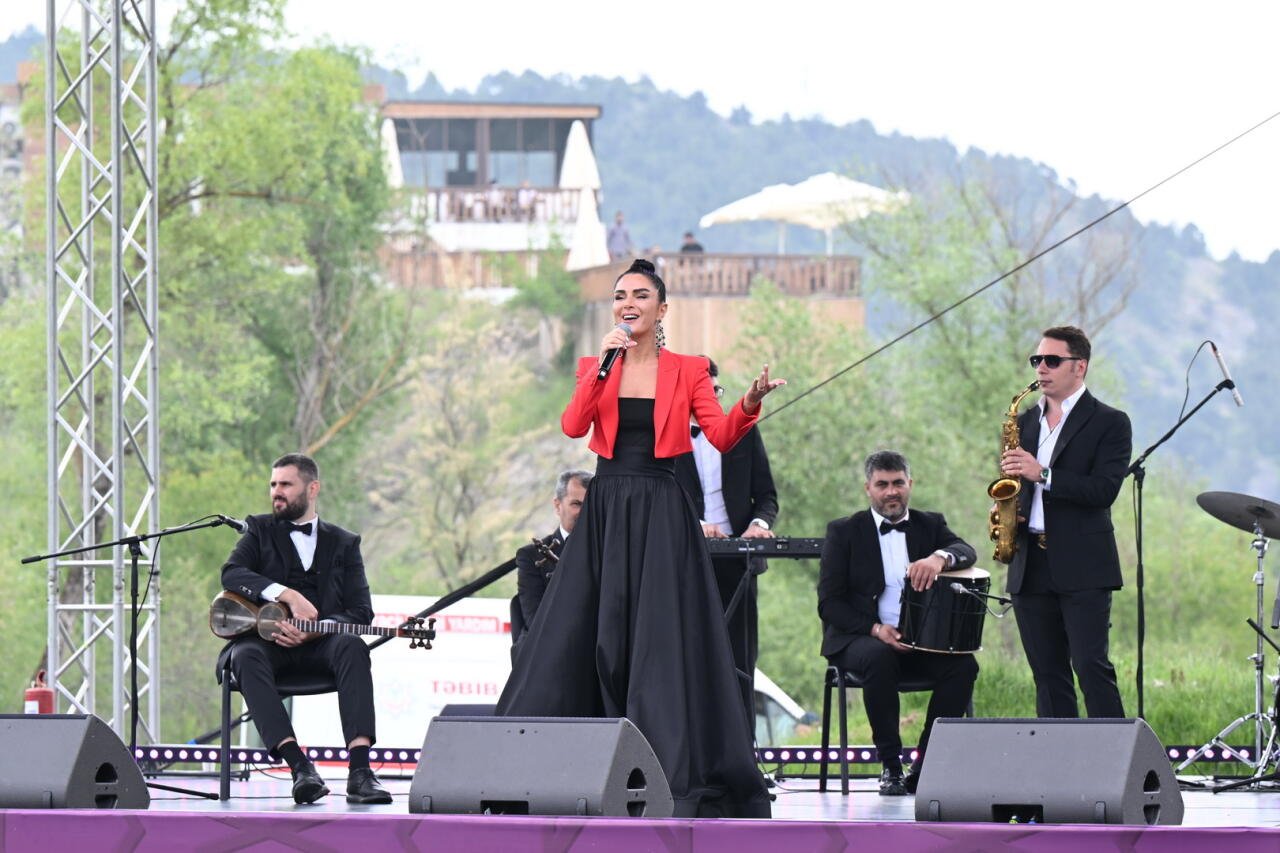 “Xarıbülbül” festivalı “Sələflər və xələflər”lə Laçında (FOTO)