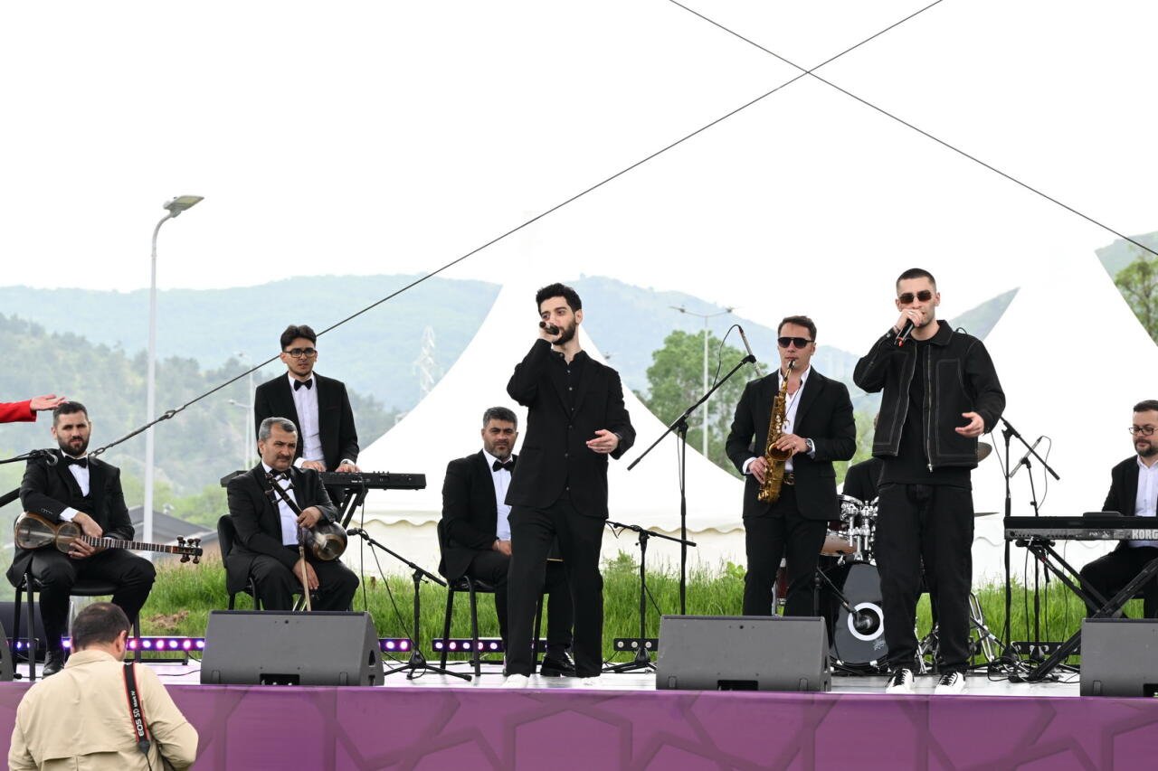 “Xarıbülbül” festivalı “Sələflər və xələflər”lə Laçında (FOTO)