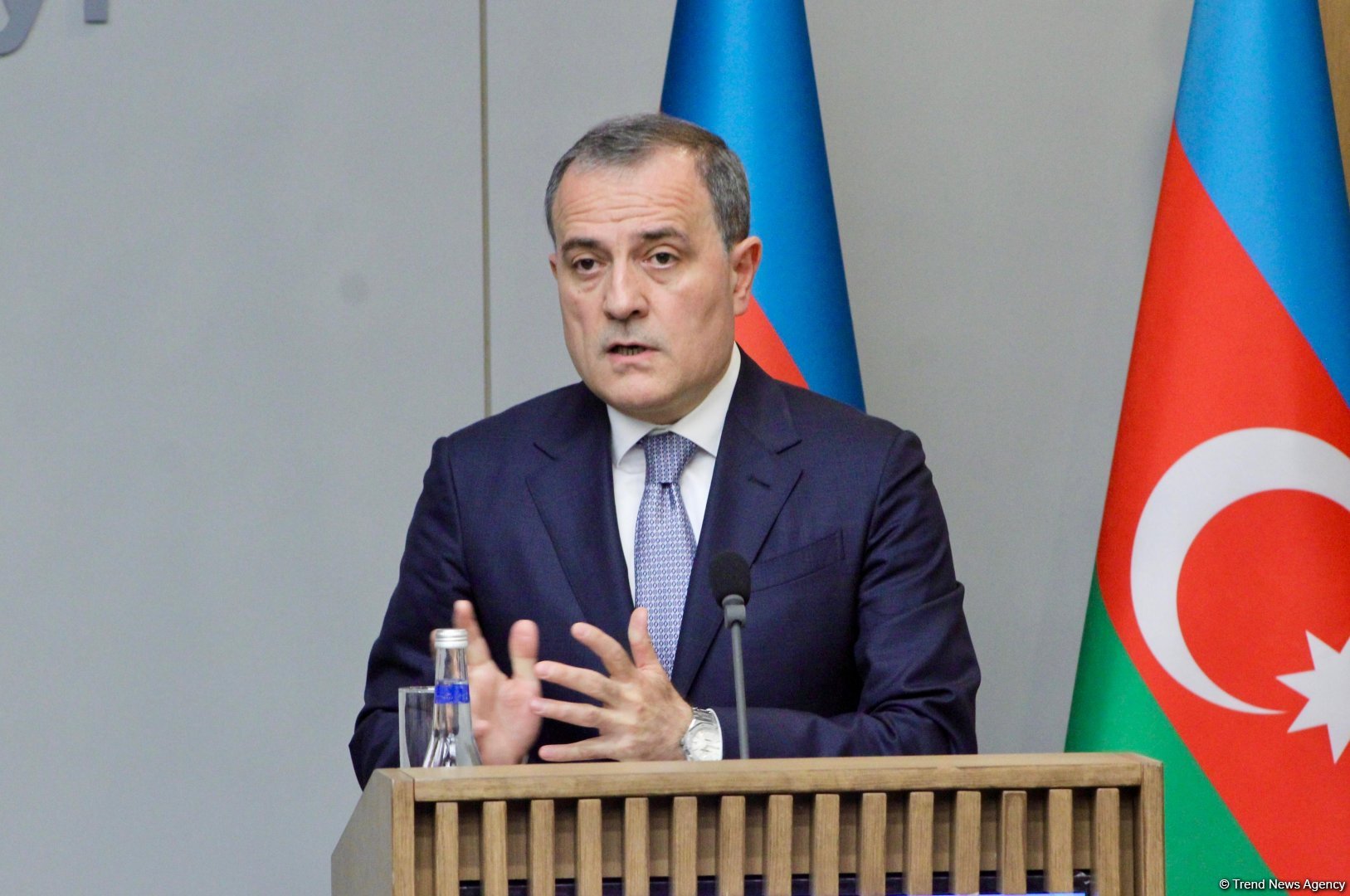 Азербайджан очень позитивно воспринимает последнее развитие отношений с Арменией - Джейхун Байрамов