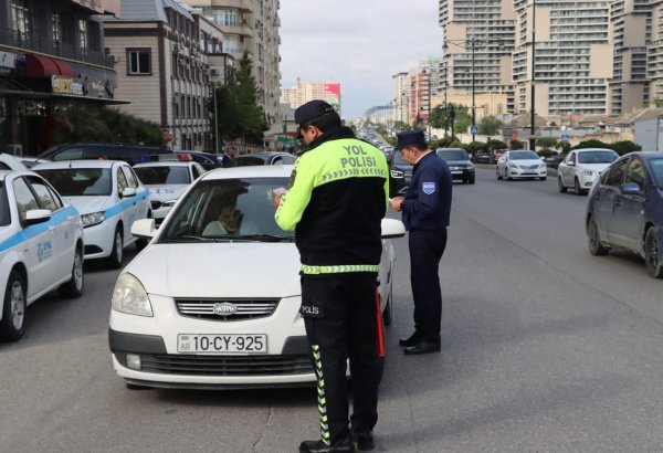 Paytaxtda taksi fəaliyyəti ilə məşğul olan sürücülərə qarşı reyd keçirildi