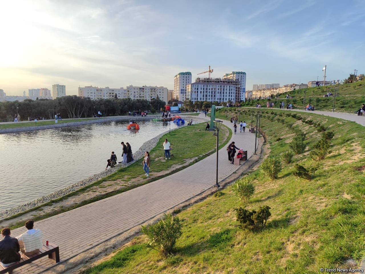 Azerbaijan's Baku constructs new megaparks