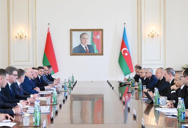 Началась встреча Президента Ильхама Алиева и Президента Александра Лукашенко в расширенном составе (ФОТО)