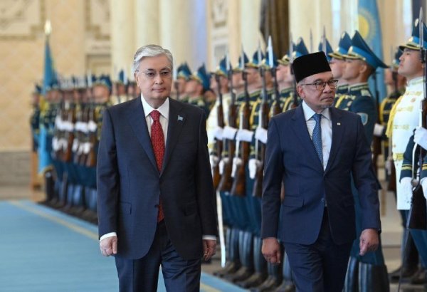 Премьер-министр Малайзии прибыл с визитом в Казахстан