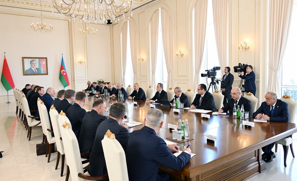 Состоялась встреча Президента Ильхама Алиева и Президента Александра Лукашенко в расширенном составе (ФОТО)