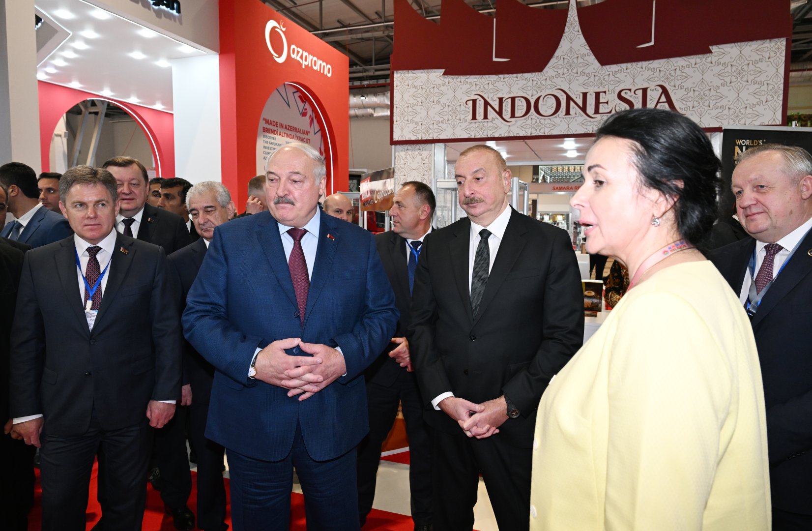 Президент Ильхам Алиев и Президент Александр Лукашенко ознакомились с выставками Caspian Agro и InterFood Azerbaijan (ФОТО)