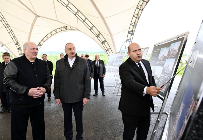 Президент Ильхам Алиев и Президент Александр Лукашенко посмотрели разрушенные места города Физули и ознакомились с Генпланом города (ФОТО)