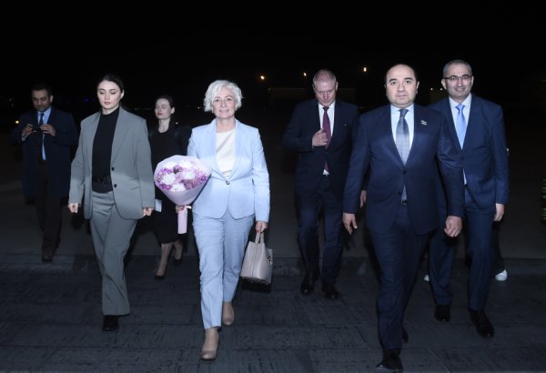 Председатель парламента Латвии прибыла с официальным визитом в Азербайджан (ФОТО)