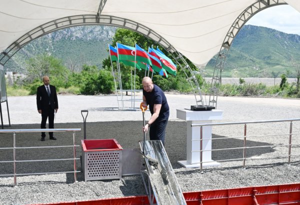 Президент Ильхам Алиев заложил фундамент поселка Миндживан Зангиланского района (ФОТО)