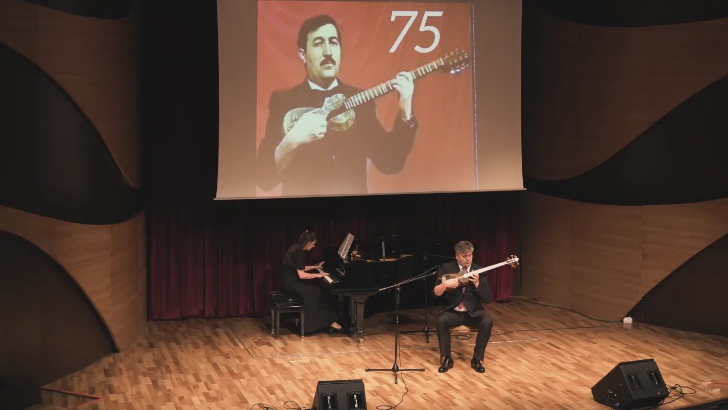 В Баку прошел вечер, посвященный 75-летию со дня рождения тариста Гамида Векилова (ФОТО)