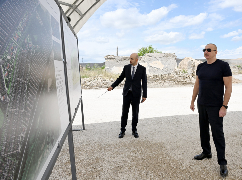 Президент Ильхам Алиев заложил фундамент села Кархулу Джебраильского района (ФОТО)