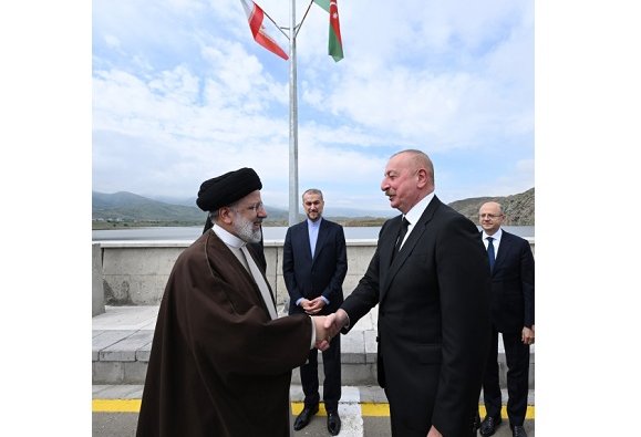 На азербайджано-иранской государственной границе состоялась встреча Президента Ильхама Алиева и Президента Сейеда Ибрахима Раиси (ФОТО)