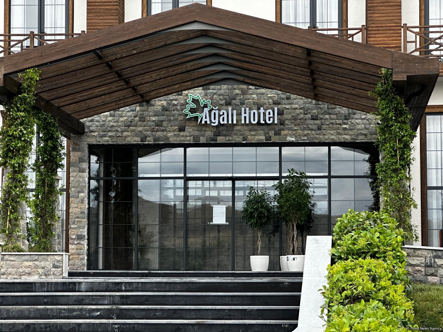 Представители СМИ ознакомились с отелем Ağalı в Зангилане (ФОТО)