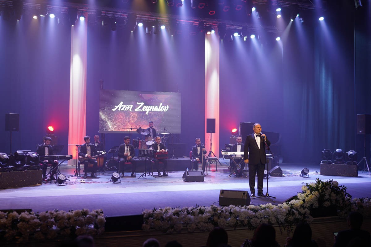 В Гянджинской филармонии состоялся предъюбилейный концерт народного артиста Азера Зейналова (ФОТО)